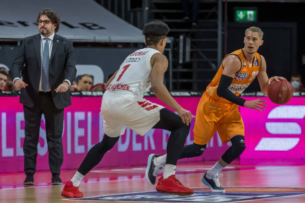 极强的竞争 极强的竞争