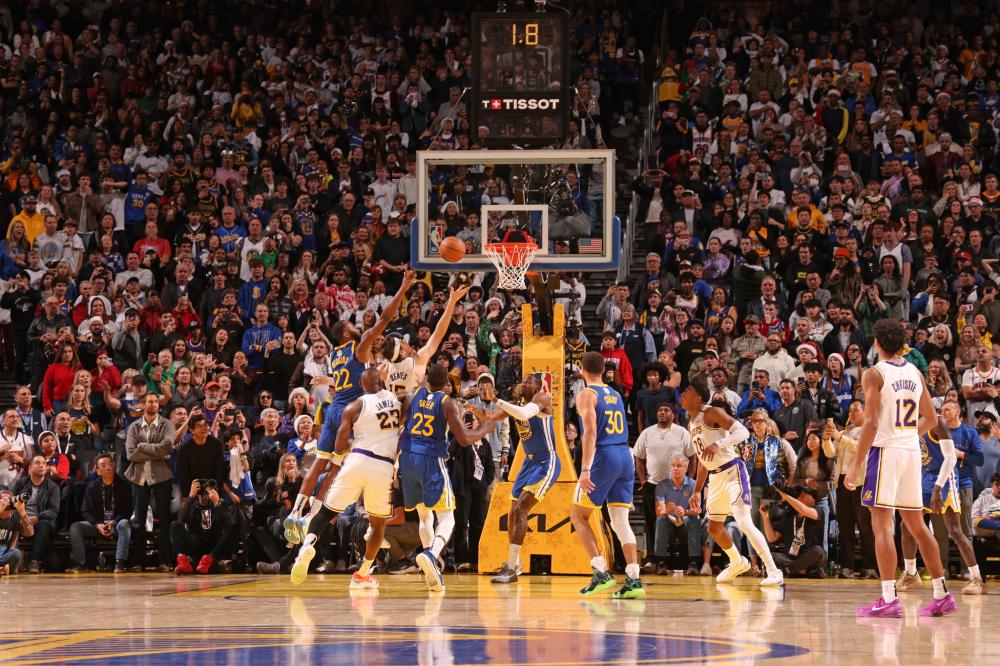 为全场焦点 为全场焦点