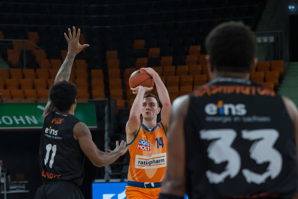 整战略并团 整战略并团