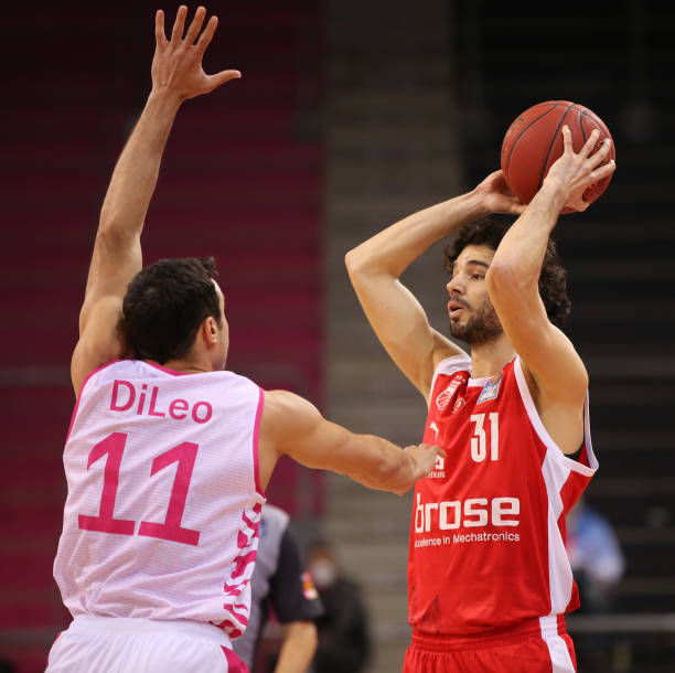 在社交媒体 在社交媒体